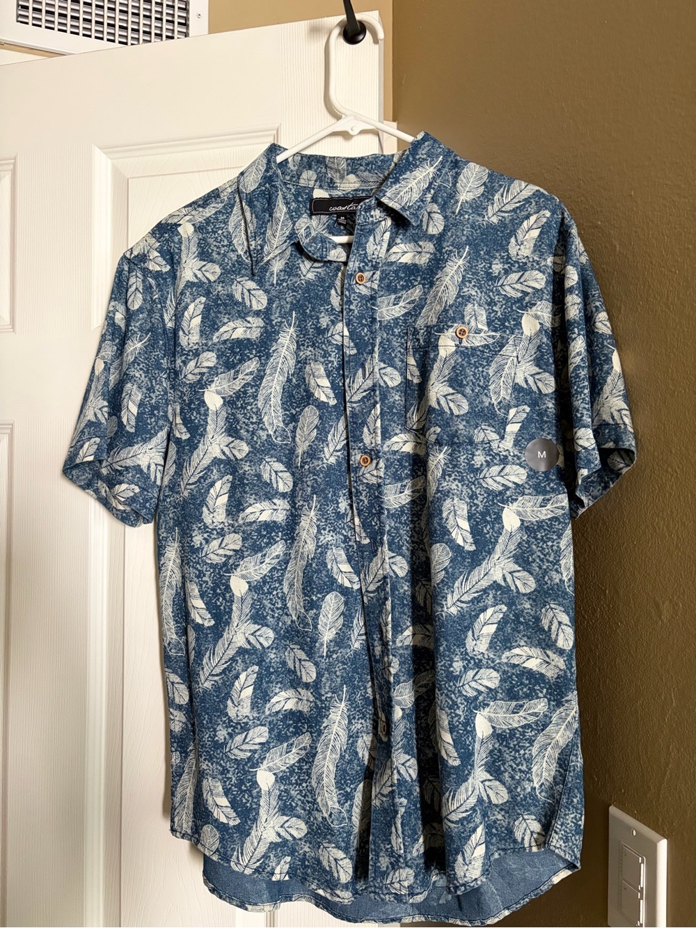 croft & barrow Blue Feather-Print Short Sleeve Button-Up Shirt